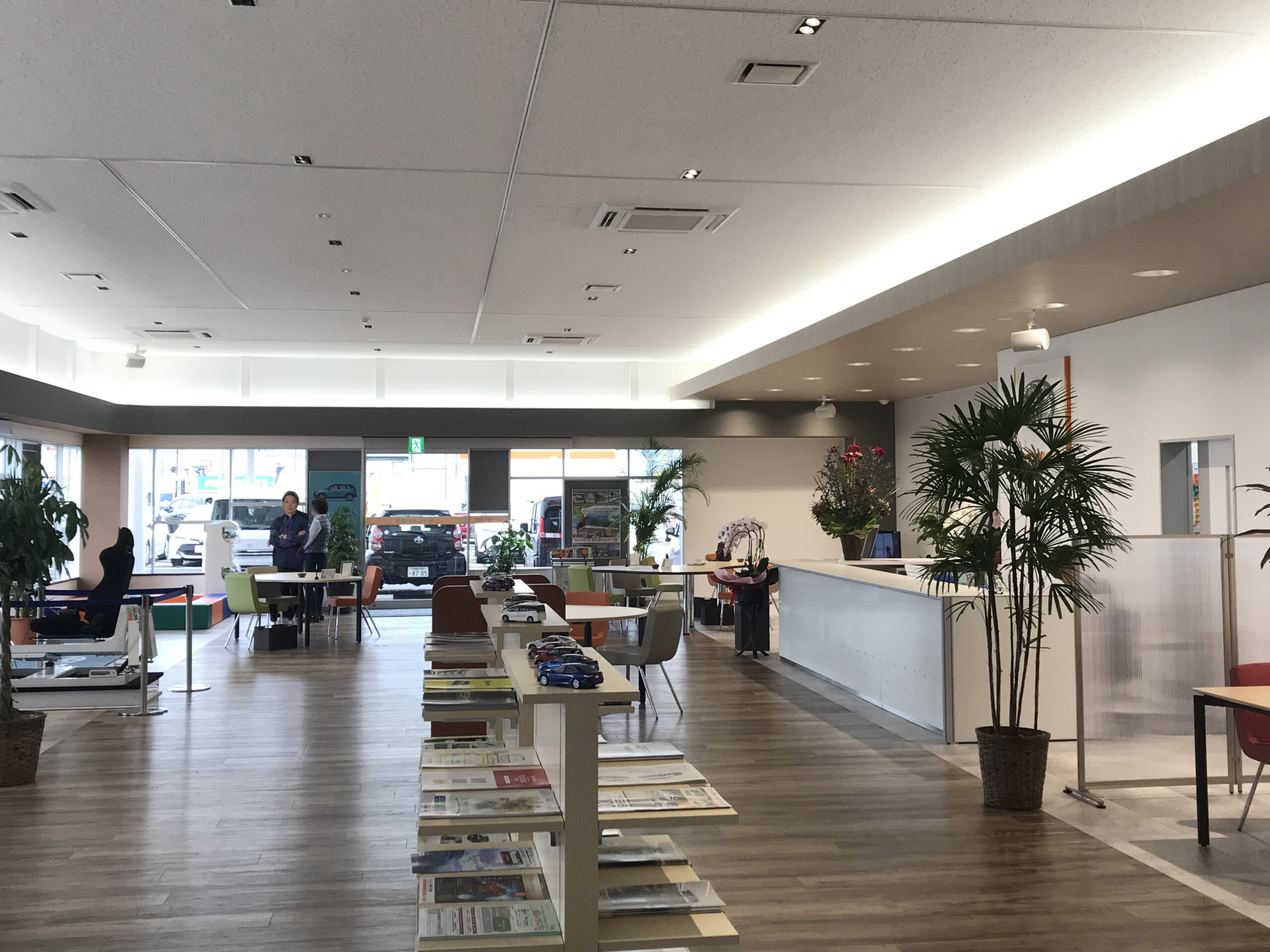 トヨタカローラ福島 城北店 4